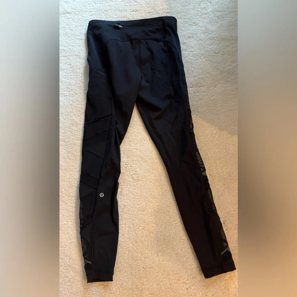 Lululemon speed up tight mesh 28” size 6 - Picture 9 of 11